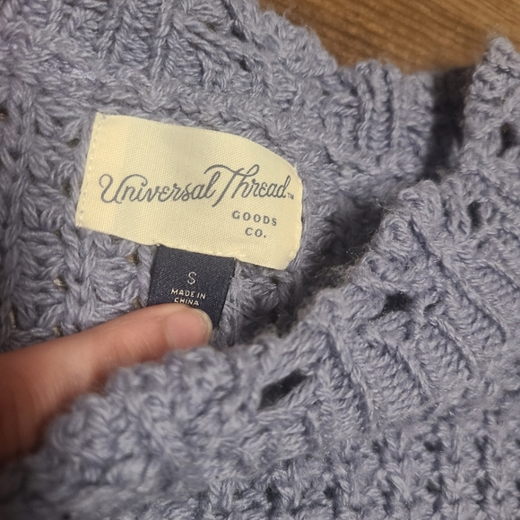 Universal Thread Crochet Top - Picture 2 of 3